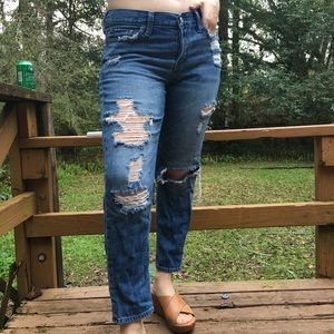 Distressed boyfriend jeans!